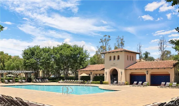 $1,325,000 | 26 Burlingame, Irvine, CA 92602