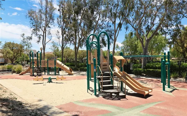 $1,325,000 | 26 Burlingame, Irvine, CA 92602