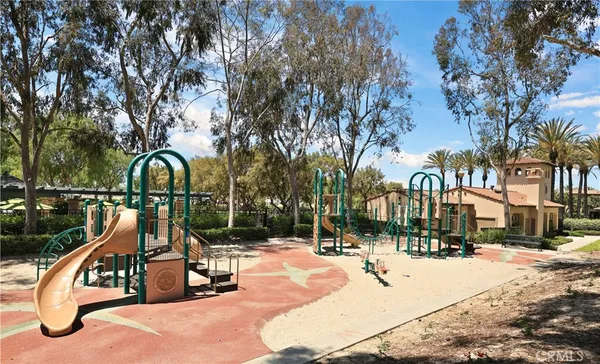 $1,325,000 | 26 Burlingame, Irvine, CA 92602