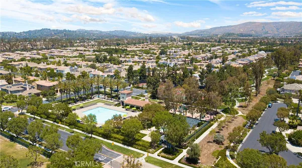 $1,325,000 | 26 Burlingame, Irvine, CA 92602