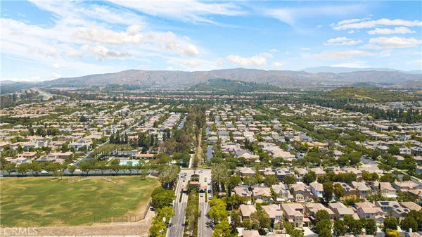 $1,325,000 | 26 Burlingame, Irvine, CA 92602