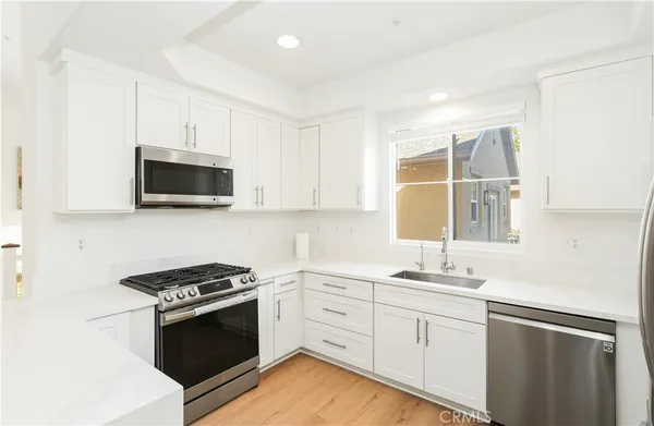 $1,325,000 | 26 Burlingame, Irvine, CA 92602