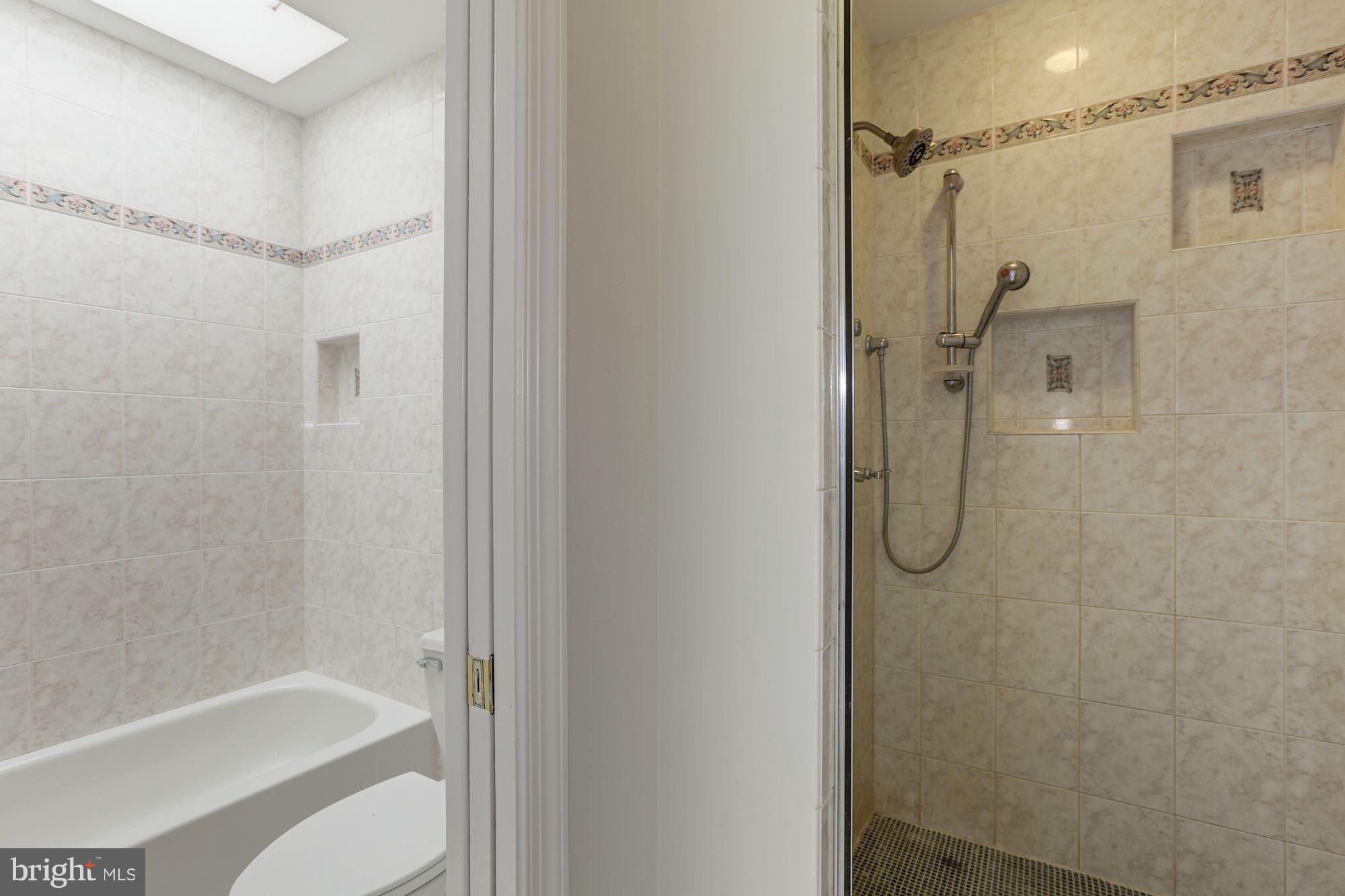 1072 Mt Airy Road Davidsonville, MD 21035 - Photo 20 of 38 En Suite Master bath with separate tub/shower.