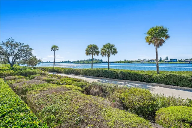 $1,975,000 | 711 Marbrisa River Lane, Vero Beach, FL 32963