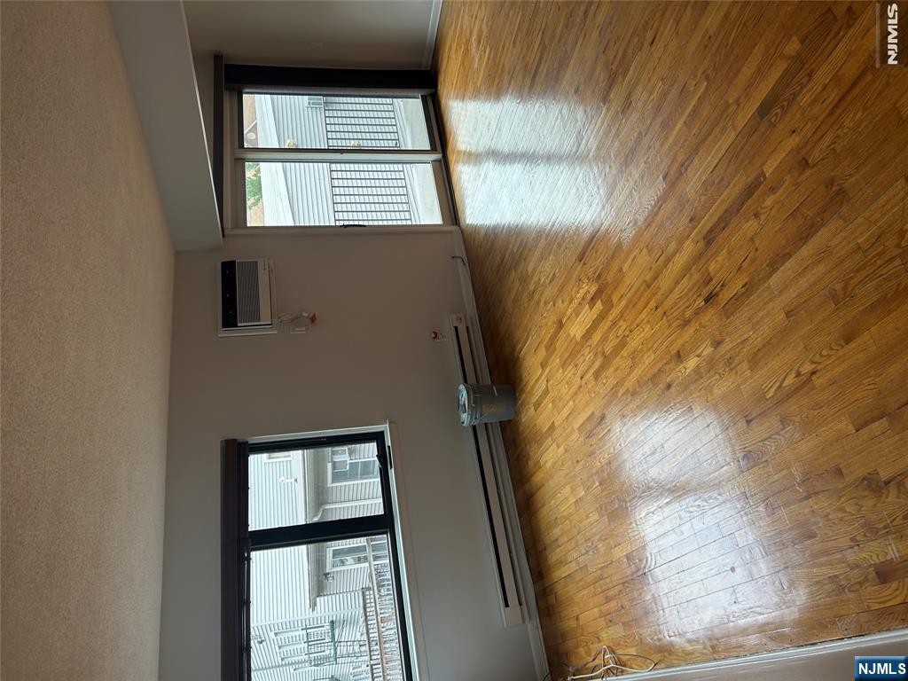 148 Undercliff Avenue, Unit 4 Edgewater, NJ 07020 - Photo 4 of 8