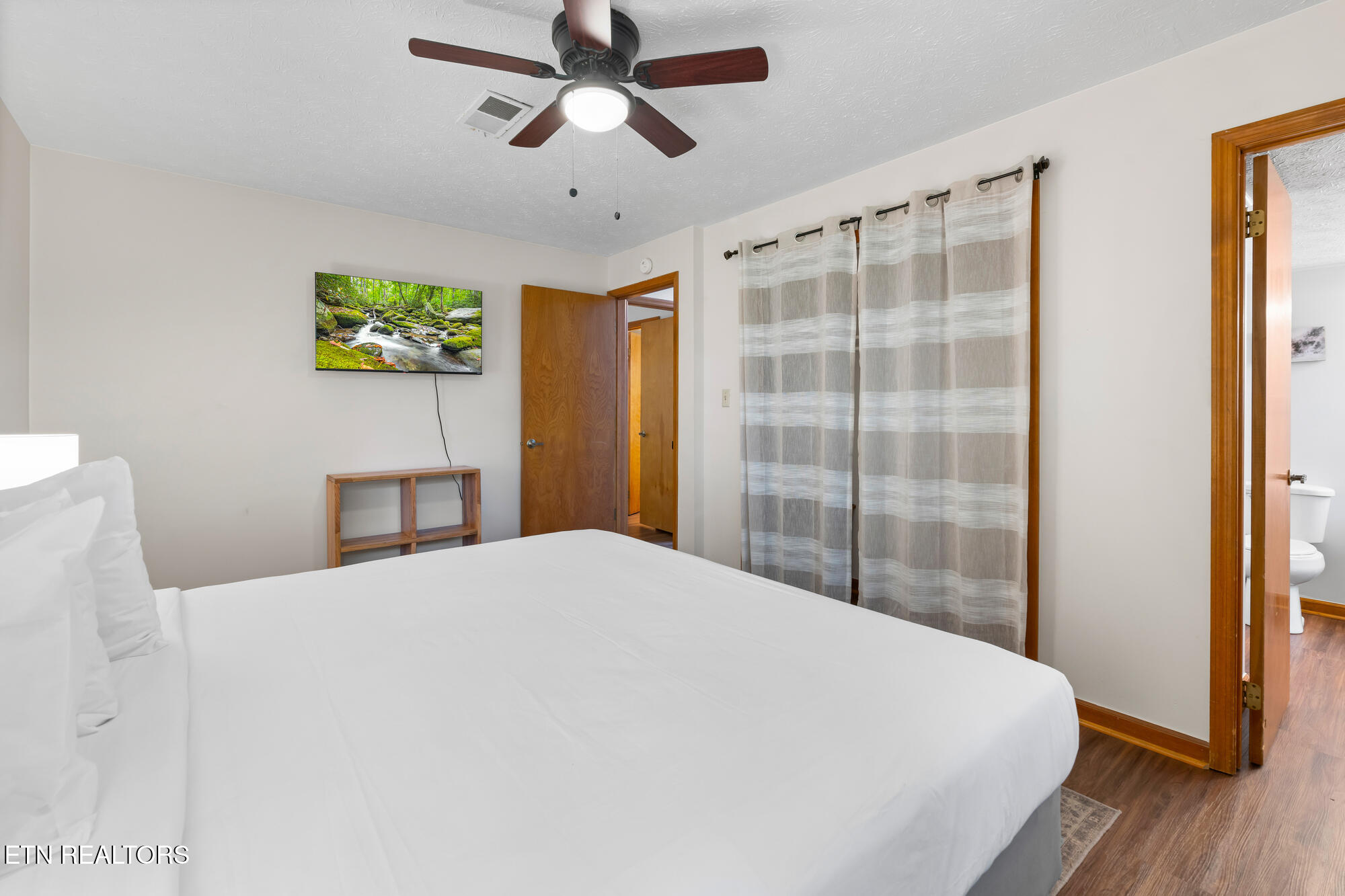 3729 Plaza Way Pigeon Forge, TN 37863 - Photo 12 of 20 Pinecrest_Townhomes_-_157-08