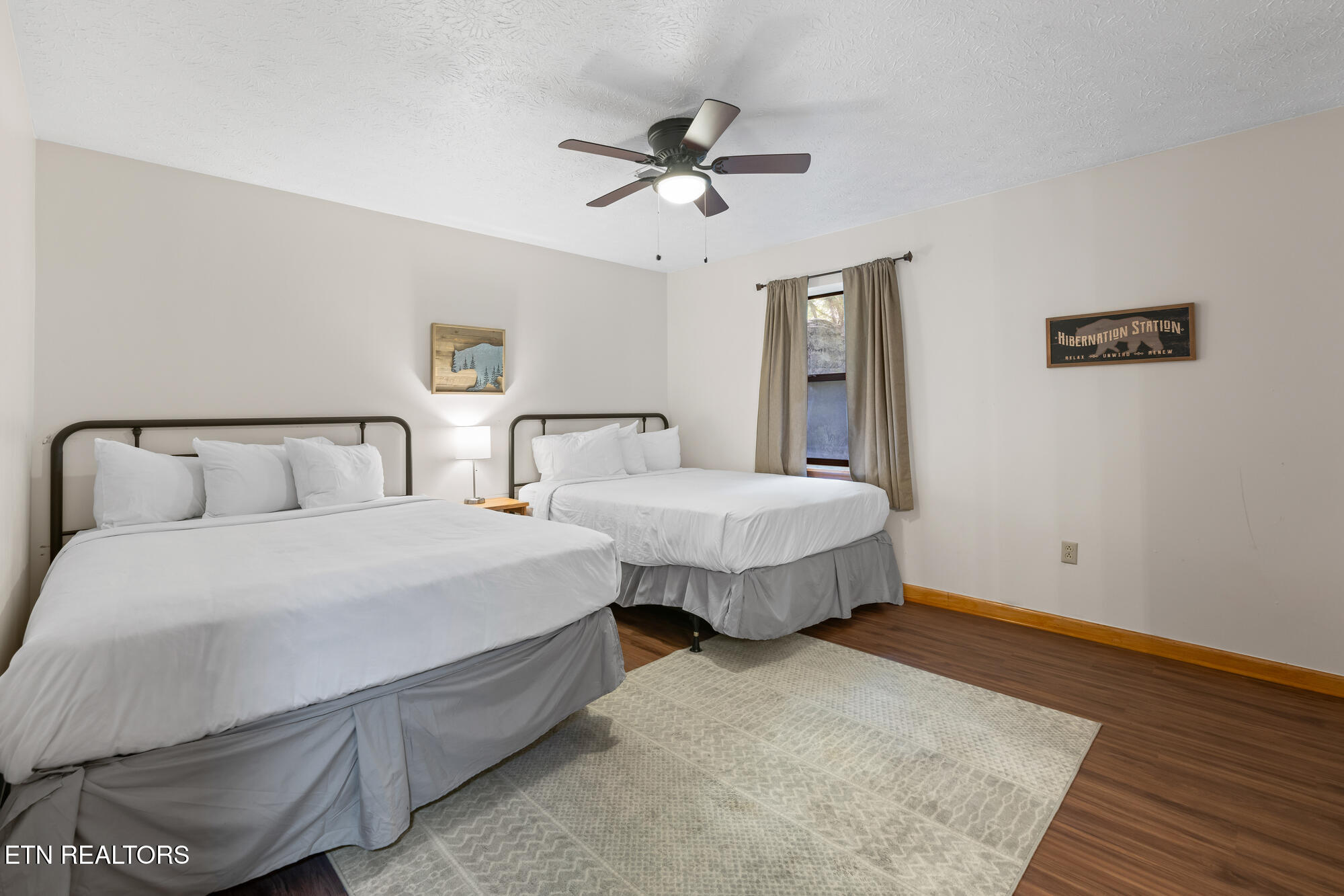 3729 Plaza Way Pigeon Forge, TN 37863 - Photo 14 of 20 Pinecrest_Townhomes_-_157-10