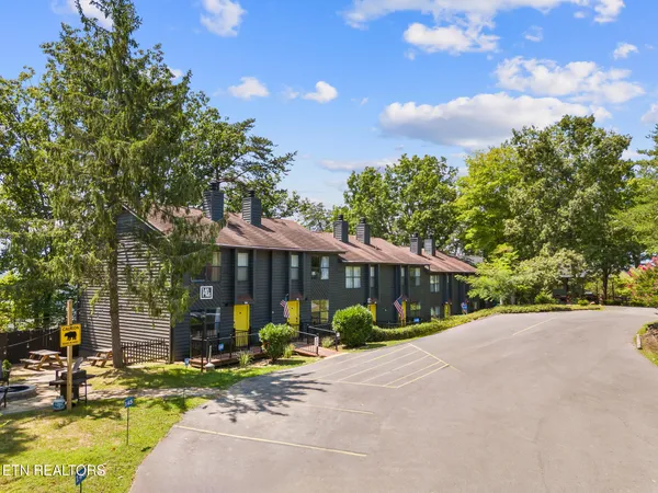 $5,999,999 | 3729 Plaza Way, Pigeon Forge, TN 37863