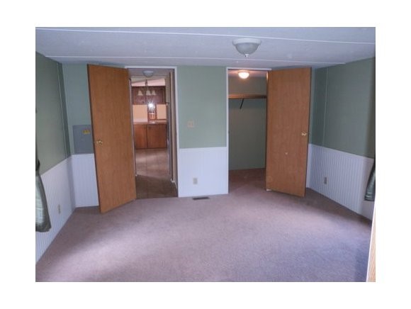 52 Hagop Road Salem, NH 03079 - Photo 3 of 9