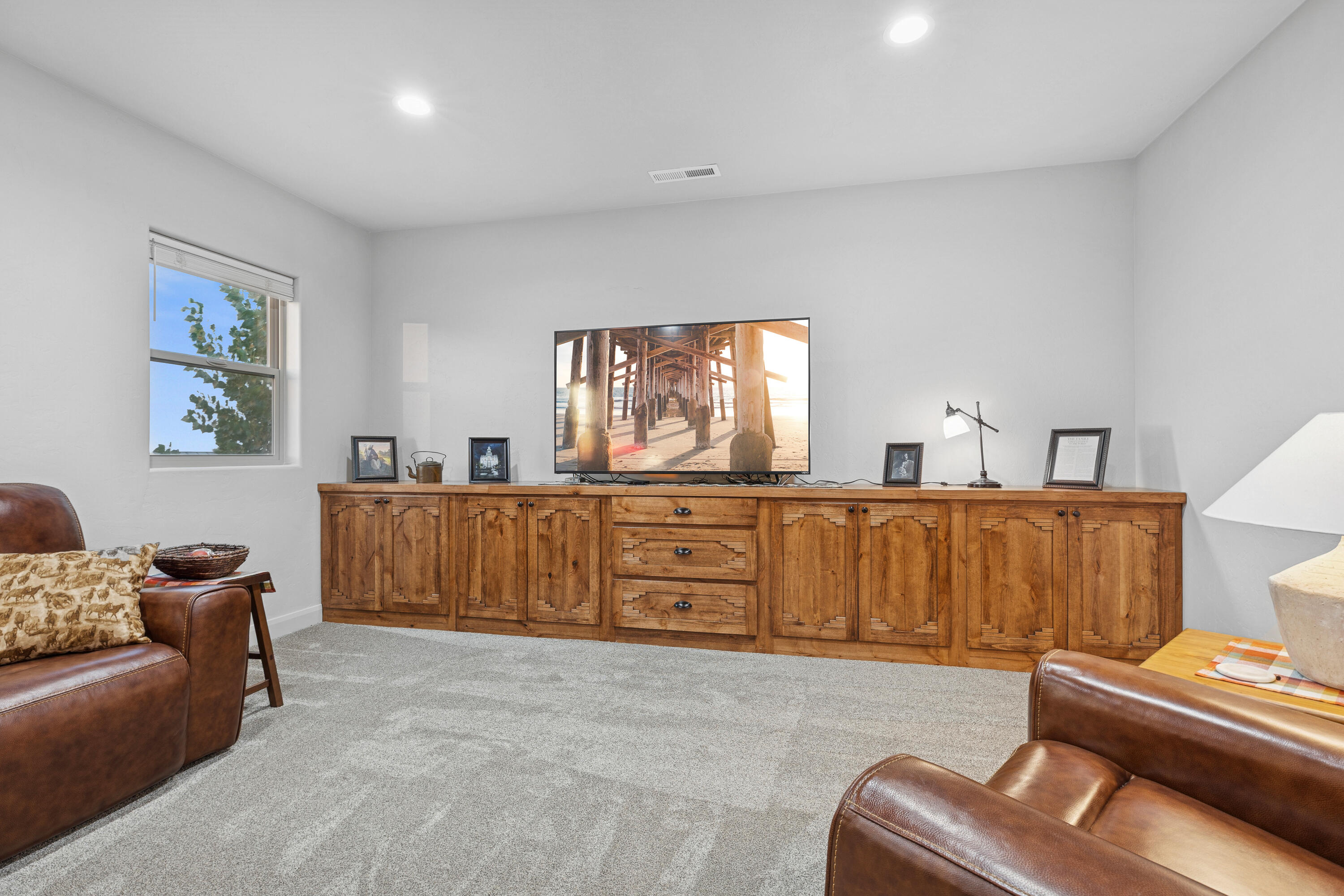 2925 Juniper Road Enterprise, UT 84725 - Photo 18 of 56 018. Living Room