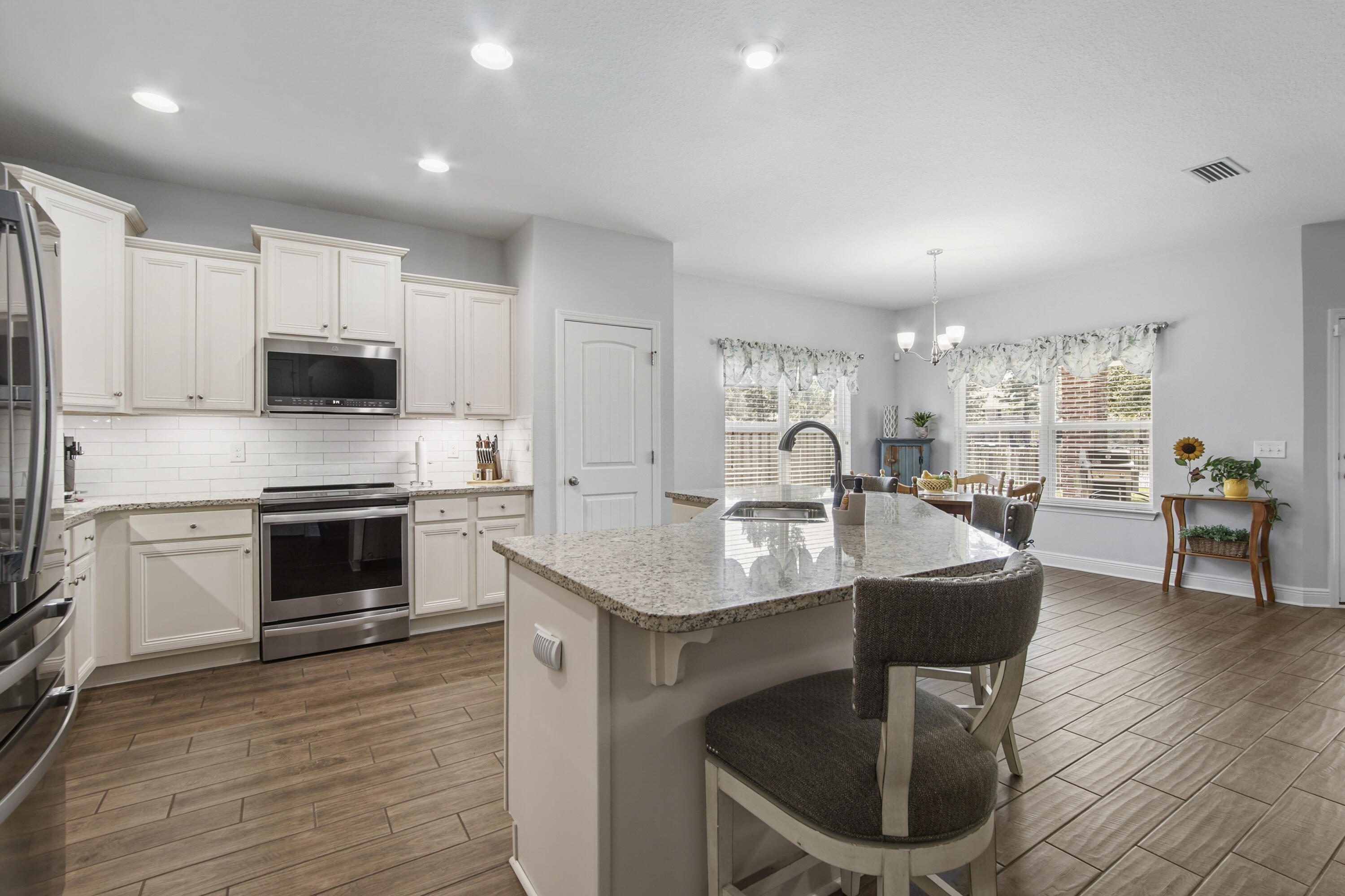 179 Windchime Way Freeport, FL 32439 - Photo 4 of 92 179 Windchime Way