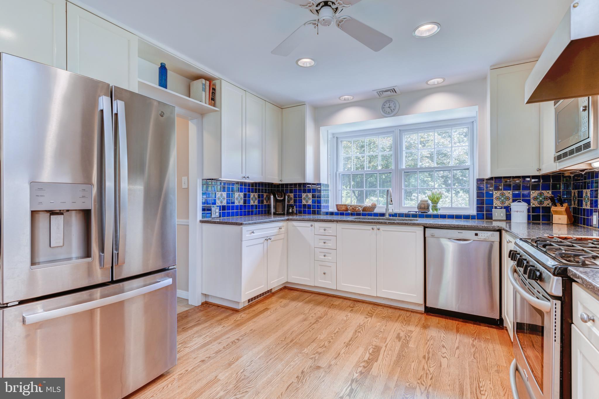 920 Davis Road Ambler, PA 19002 - Photo 10 of 39 Kitchen with box-bay window