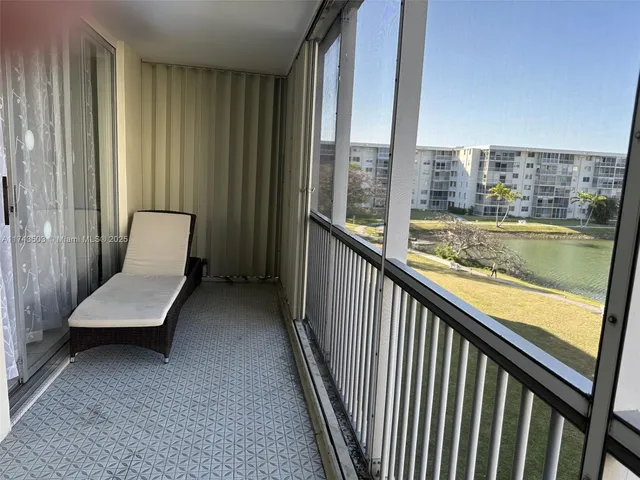 $249,490 | 2903 Point E Drive, Unit K414, Aventura, FL 33160