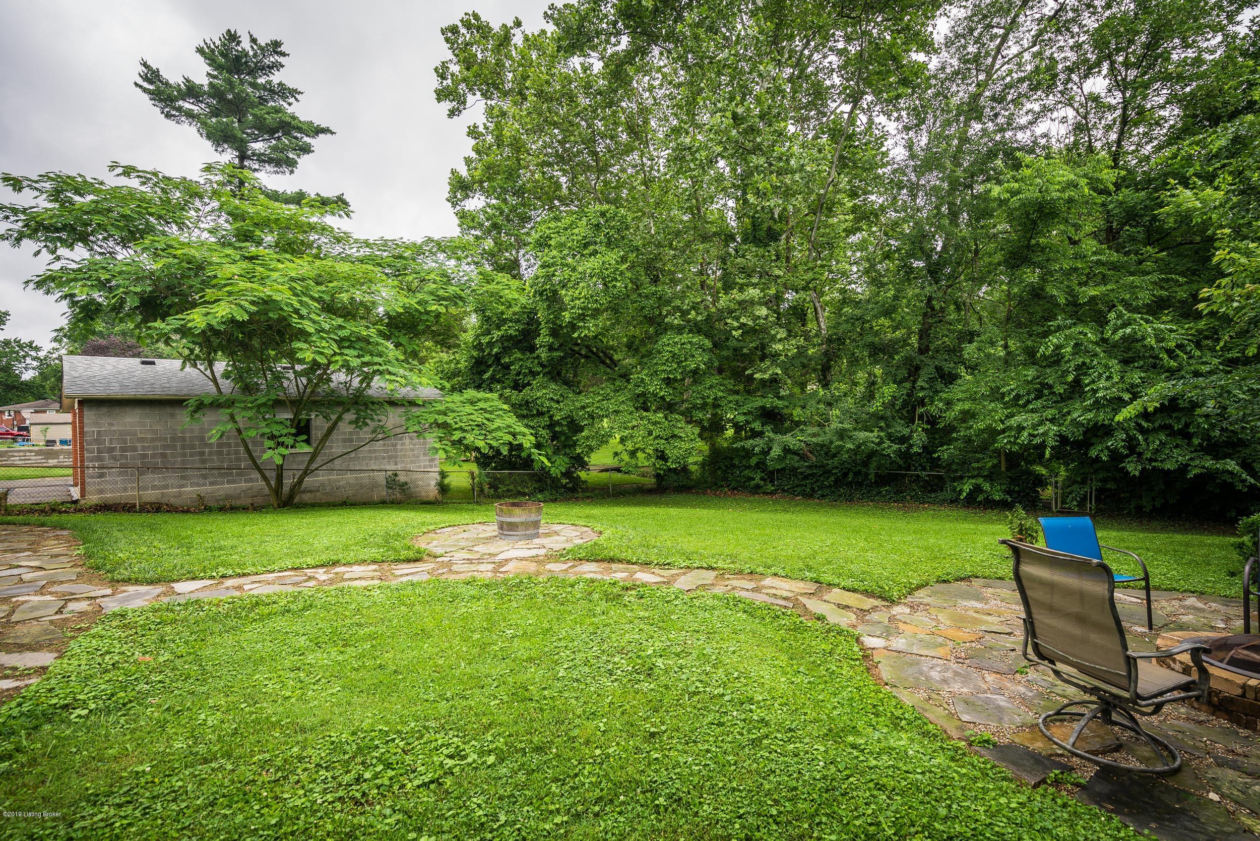 8802 Waltlee Road Louisville, KY 40291 - Photo 9 of 53 8802 Waltlee Rd-09