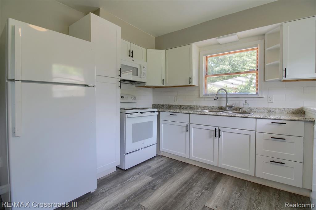 41509 Riggs Road Belleville, MI 48111 - Photo 9 of 26
