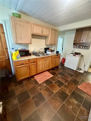 $197,500 | 136 Lakeview Avenue, Unit 2, Syracuse, NY 13204