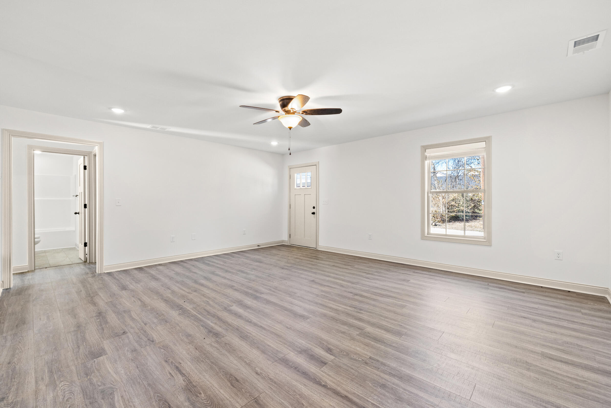 118 Morning View Road Berea, KY 40403 - Photo 21 of 35 120 Livingroom