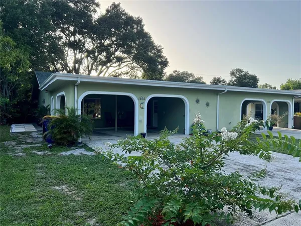 $2,790 | 1404 North Saturn Avenue, Clearwater, FL 33755