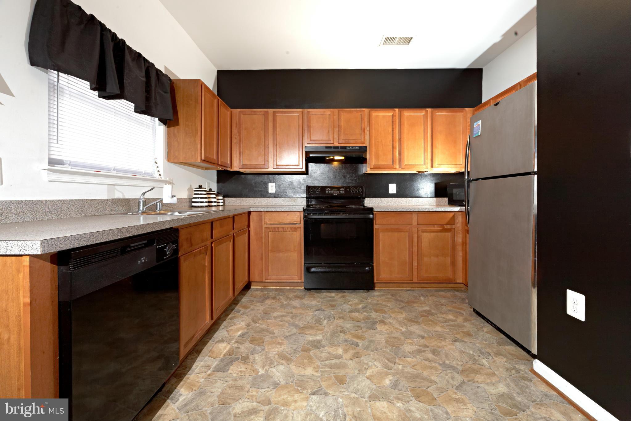 3245 Stanton Road Southeast Washington, DC 20020 - Photo 4 of 16 Kitchen