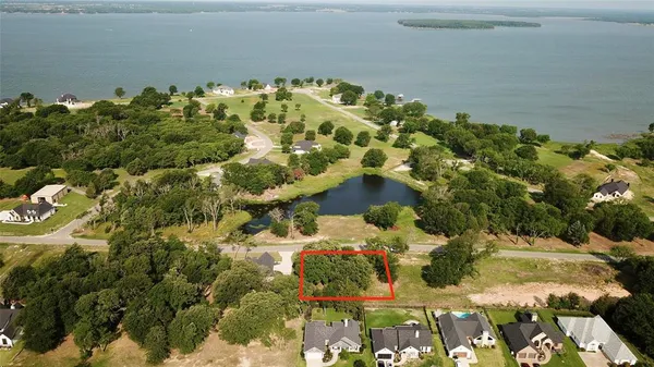 $95,000 | 711 Clubview Drive, Mabank, TX 75143