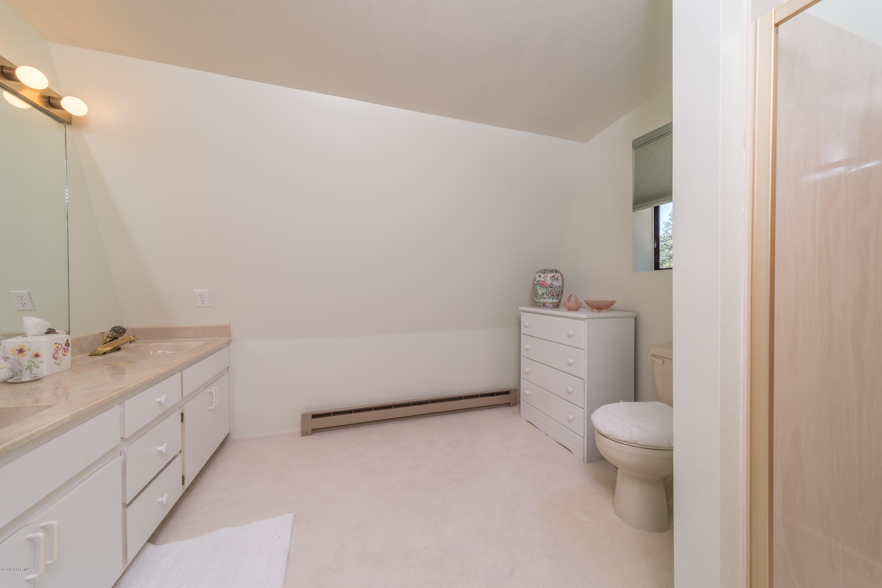 2533 Copper Basin Road Prescott, AZ 86303 - Photo 14 of 20 Upstairs Bathroom