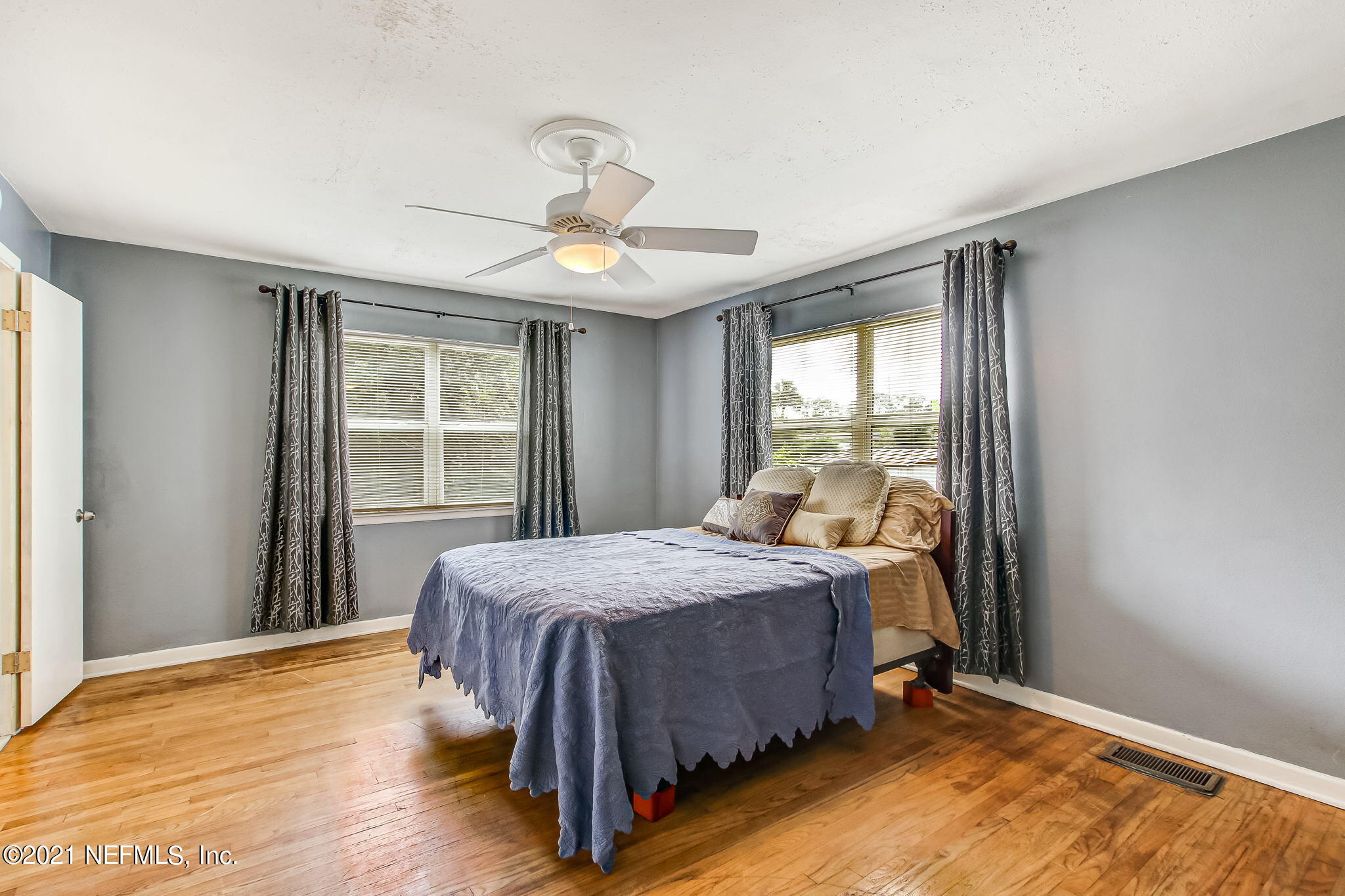 6940 E Road Jacksonville, FL 32216 - Photo 23 of 40 Master Bedroom