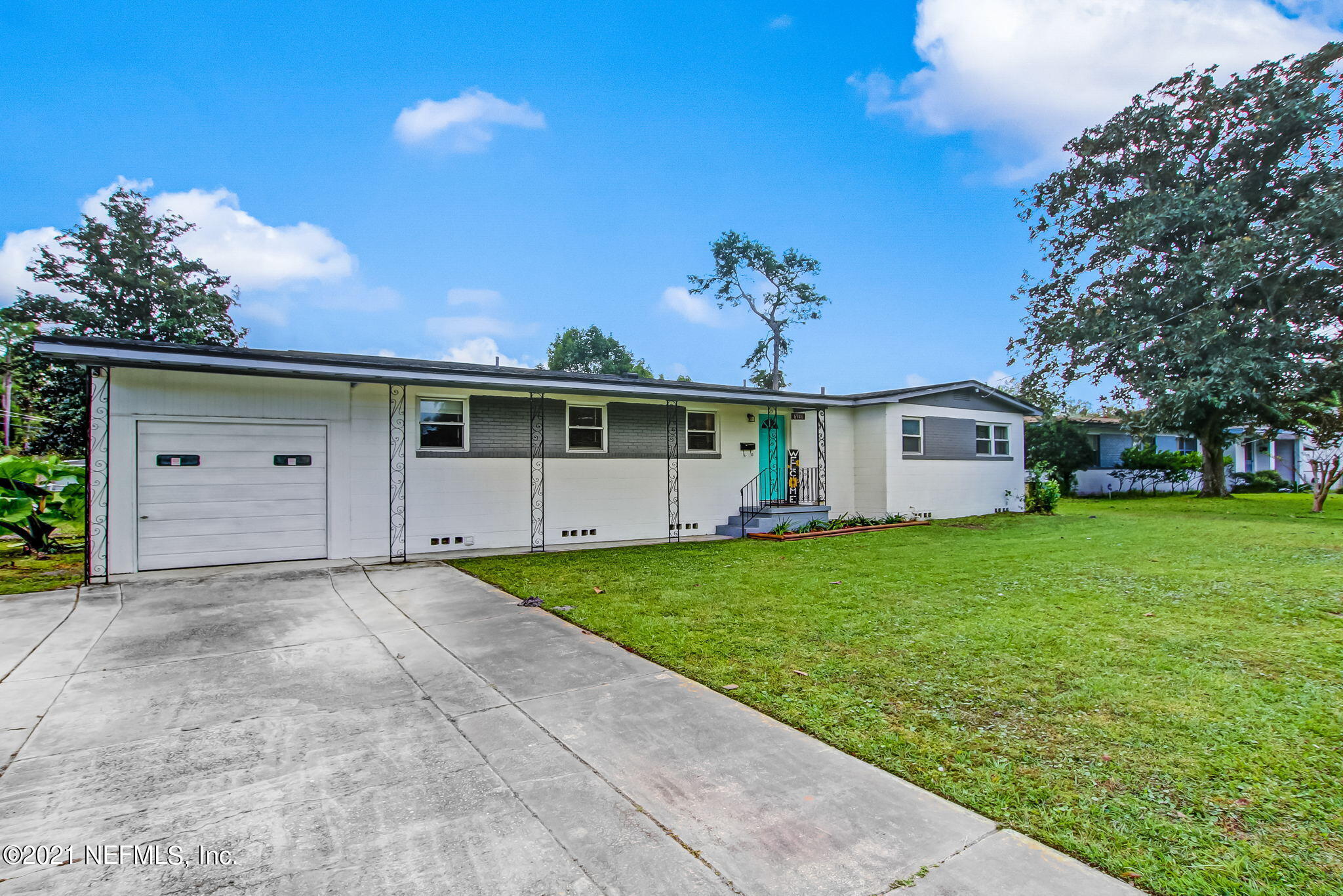 6940 E Road Jacksonville, FL 32216 - Photo 3 of 40 1-car garage