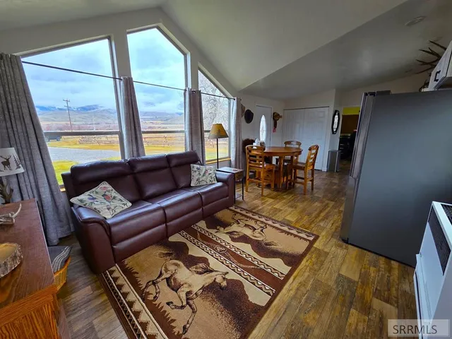 $599,999 | 1119 Hwy 28 Salmon Id 83467, Salmon, ID 83467