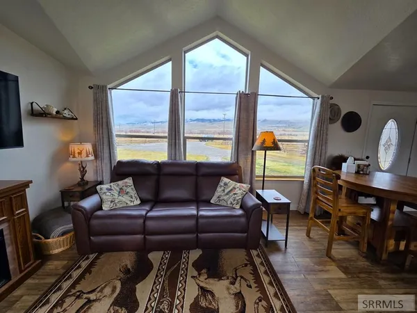 $599,999 | 1119 Hwy 28 Salmon Id 83467, Salmon, ID 83467