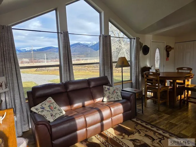 $599,999 | 1119 Hwy 28 Salmon Id 83467, Salmon, ID 83467