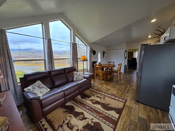 $599,999 | 1119 Hwy 28 Salmon Id 83467, Salmon, ID 83467