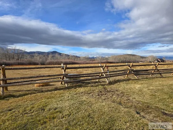 $599,999 | 1119 Hwy 28 Salmon Id 83467, Salmon, ID 83467