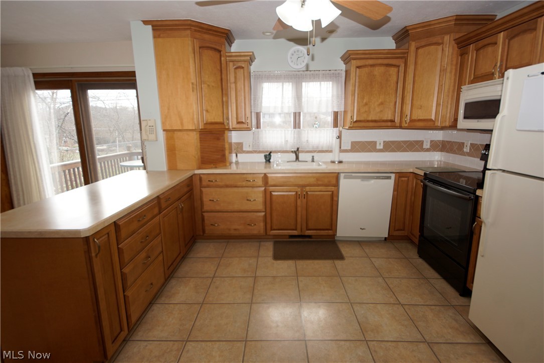 27929 Knickerbocker Road Bay Village, OH 44140 - Photo 13 of 32 Gallery Image 13