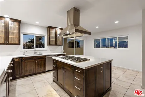 $2,049,500 | 15451 Longbow Drive, Sherman Oaks, CA 91403