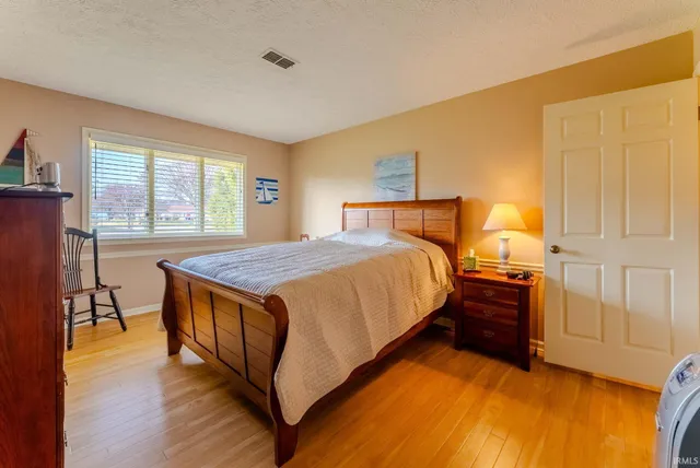 $179,900 | 874 East Bell Drive, Marion, IN 46953