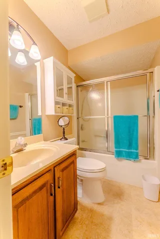 $179,900 | 874 East Bell Drive, Marion, IN 46953