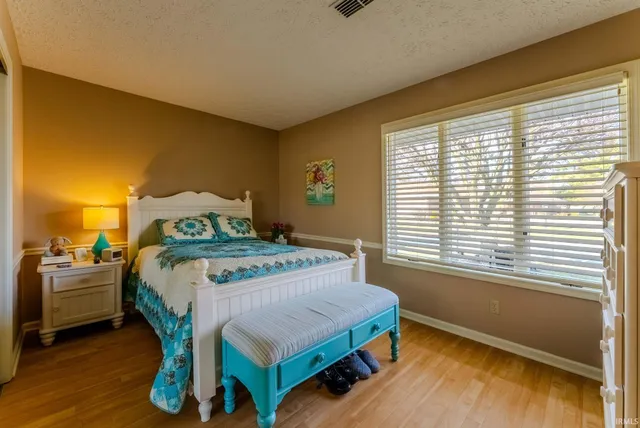 $179,900 | 874 East Bell Drive, Marion, IN 46953