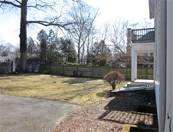 16 Appleby Road Wellesley, MA 02482 - Photo 3 of 4