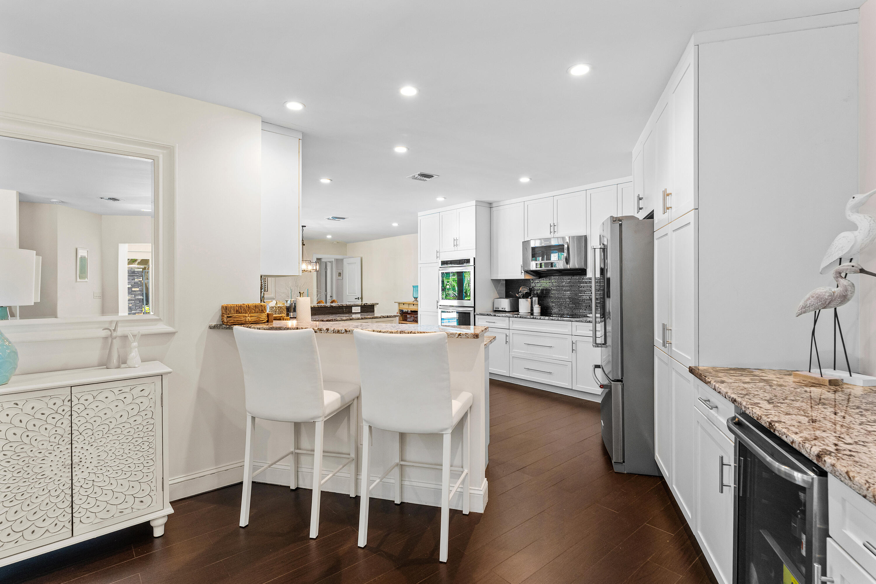 2401 Banyan Road Boca Raton, FL 33432 - Photo 9 of 40 011-2401BanyanRoad-BocaRaton-FL-33432-FU