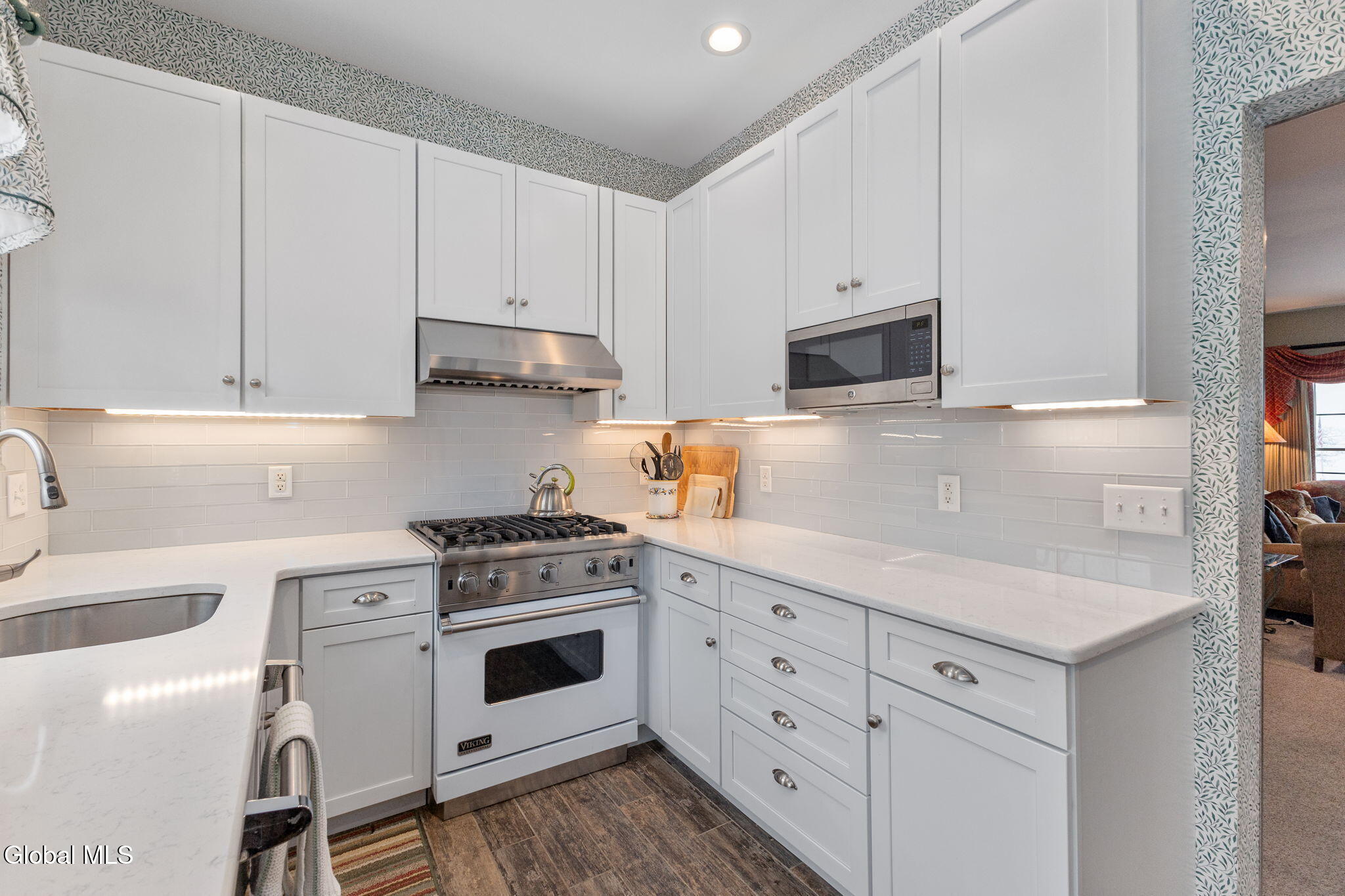 158 Kaydeross Park Road Saratoga Springs, NY 12866 - Photo 20 of 46 15-158KayderossParkRd_15