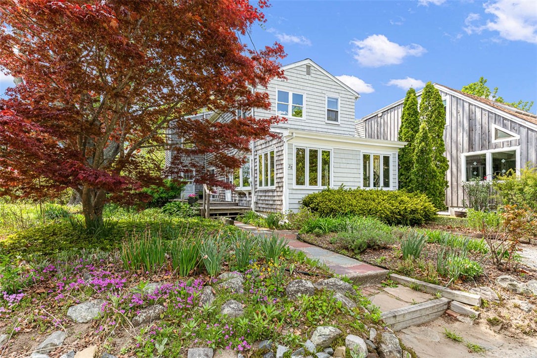 28 Byway Road Barrington, RI 02806 - Photo 2 of 35