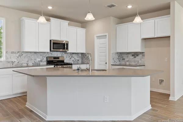 $494,990 | 20987 Pleasanton Road, San Antonio, TX 78264