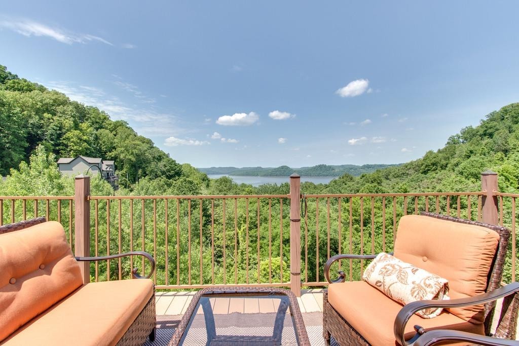 111 Vista Point Road, Unit 111 Silver Point, TN 38582 - Photo 30 of 30 a balcony with furniture