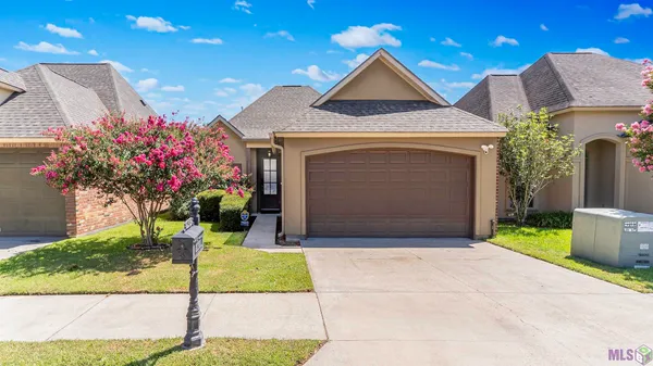 $2,400 | 7945 Seville Court, Baton Rouge, LA 70820