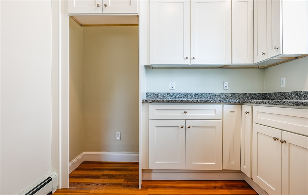 833 Grinnell Street Fall River, MA 02721 - Photo 6 of 42