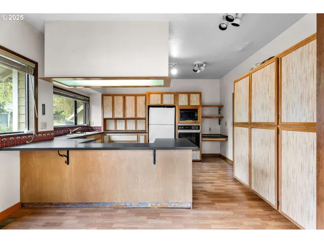 a view interior of a house and an empty room