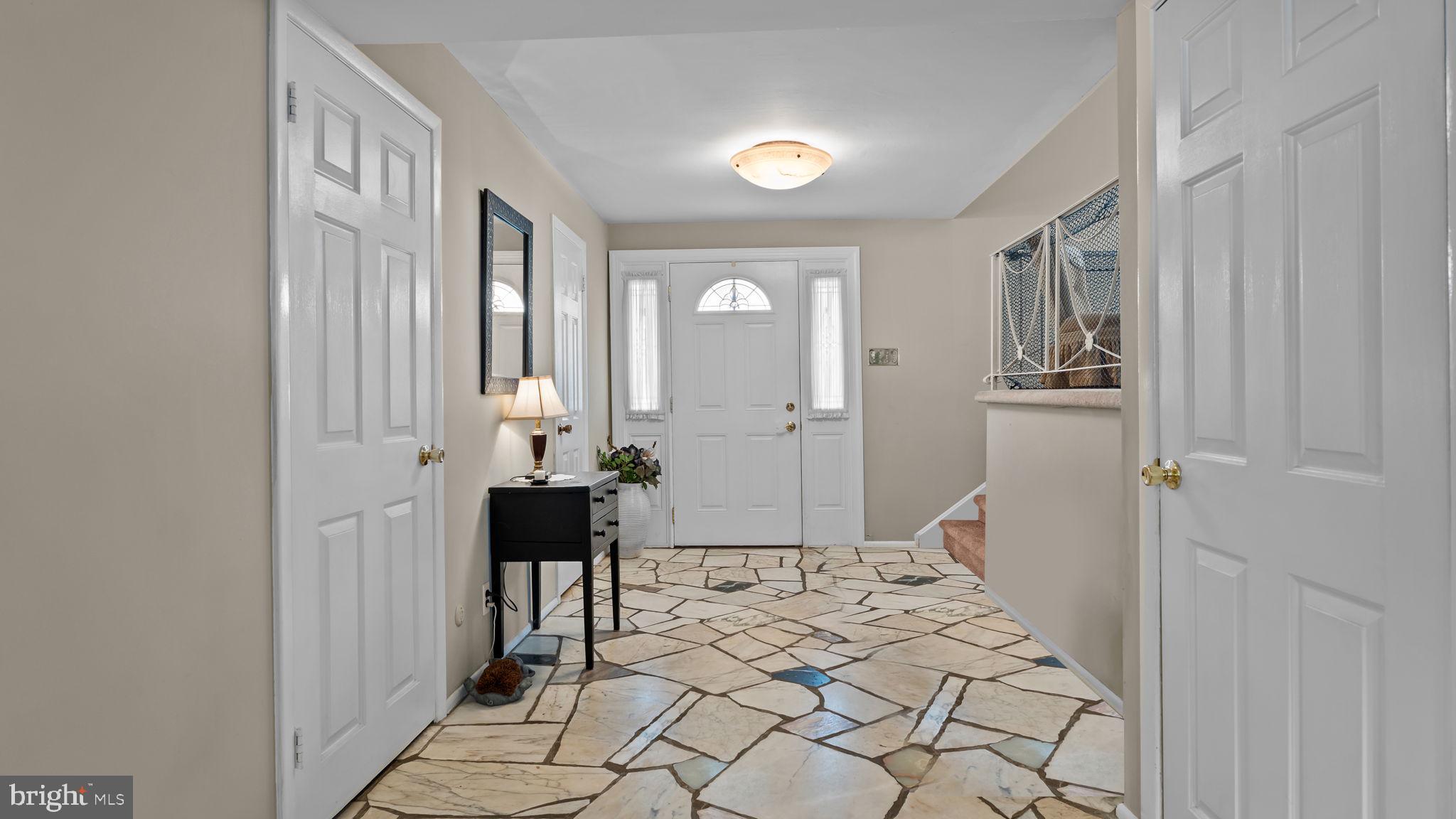 11992 Lockart Road Philadelphia, PA 19116 - Photo 3 of 24 Gallery Image 3