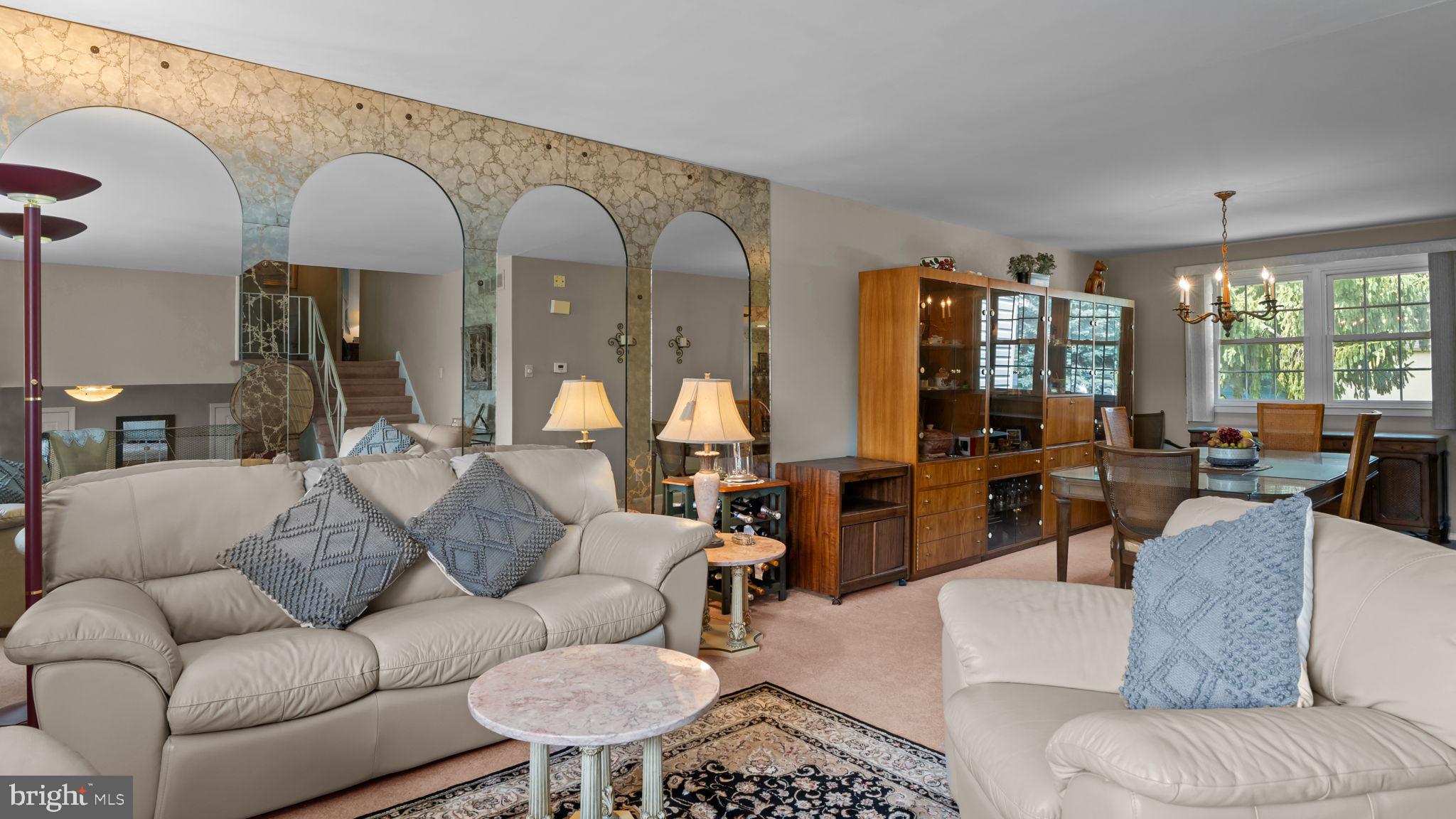 11992 Lockart Road Philadelphia, PA 19116 - Photo 4 of 24 Gallery Image 4