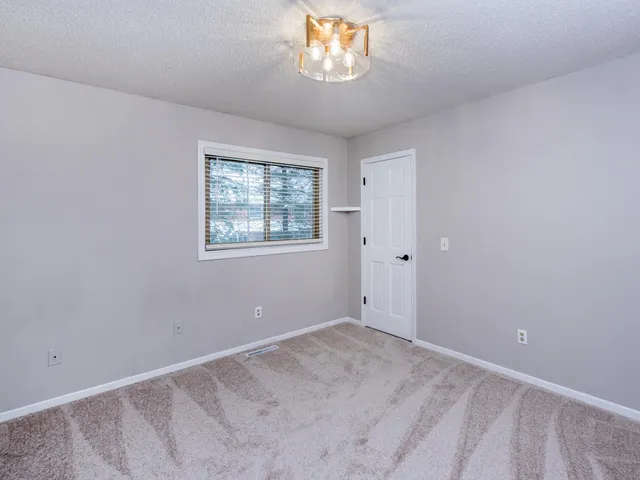 $589,900 | 129 Hemlock Place, Vadnais Heights, MN 55127