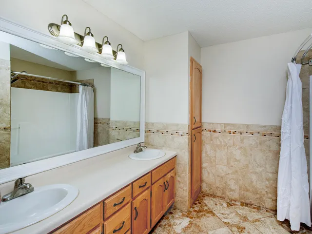 $589,900 | 129 Hemlock Place, Vadnais Heights, MN 55127